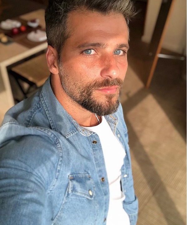 Bruno Gagliasso é internado às pressas e passa por cirurgia