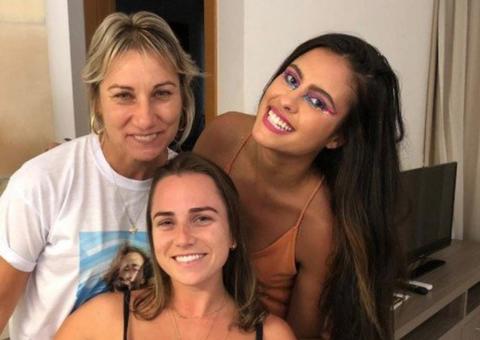     Ex-BBB Hana conhece mãe e irmã de Alan; saiba qual foi a reação