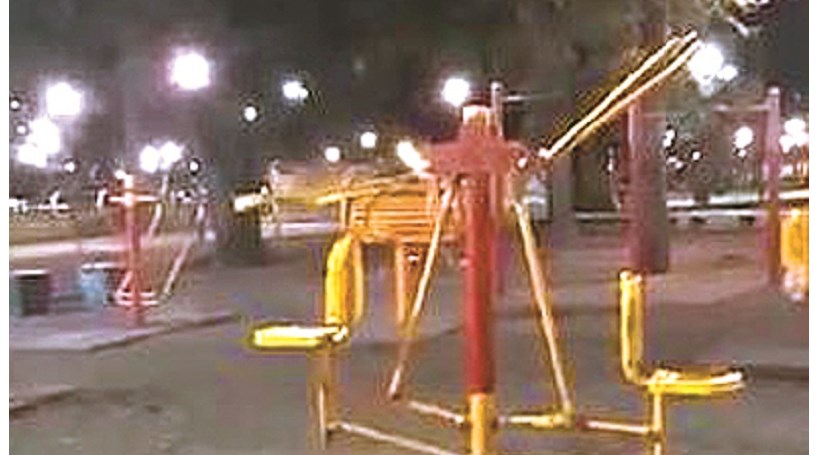 Bizarro: 'Fantasma' em parque assusta adolescentes 