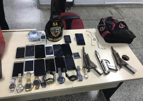 Após assalto a ônibus, adolescentes são apreendidos com armas caseiras em Manaus