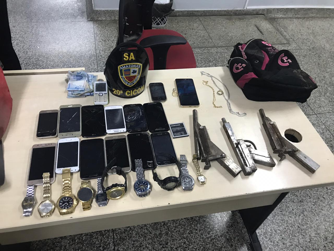 Após assalto a ônibus, adolescentes são apreendidos com armas caseiras em Manaus