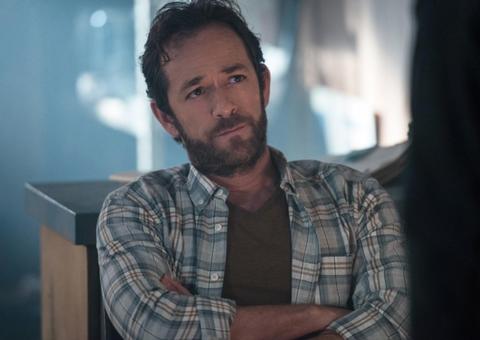 Ator de ‘Riverdale’, Luke Perry sofre AVC e é internado