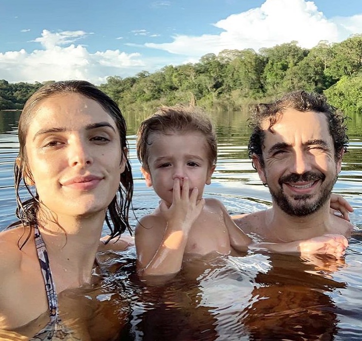 No Amazonas, Rafa Brites e Felipe Andreoli mostram férias em família