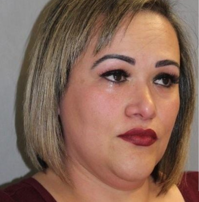 Brasileira pode ser deportada dos EUA após arrancar de homem boné pró-Trump