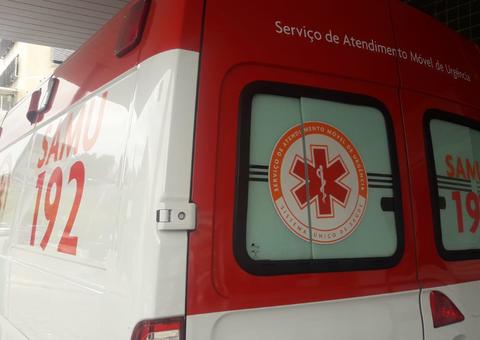 Homem é espancado a pauladas pelo próprio 'amigo' após confusão em Manaus