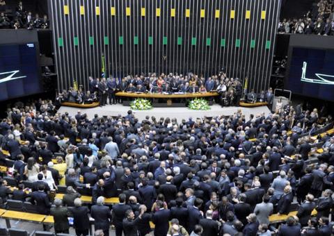 Parlamentares emendam carnaval com viagens ao exterior pagas pelo Congresso