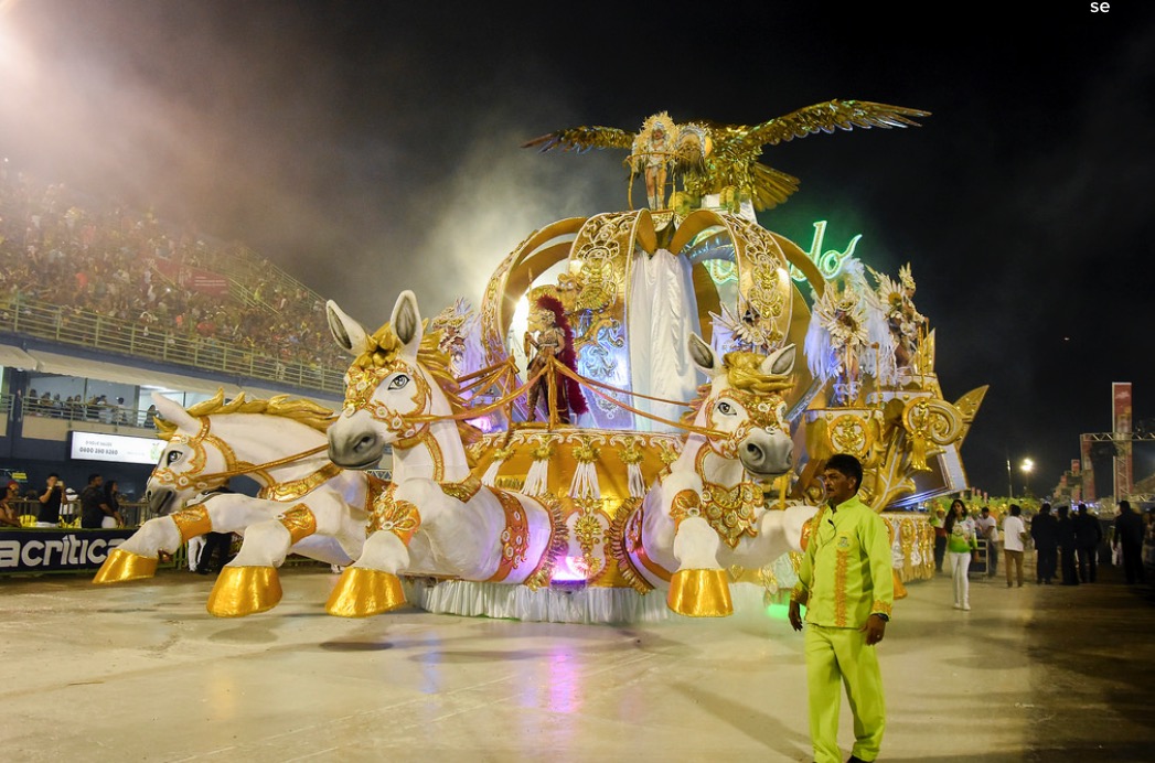 Escolas de samba recebem apoio financeiro da Prefeitura de Manaus