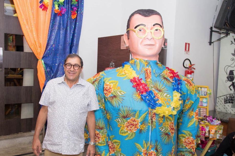 Bloco do Axerito esquenta o sábado de carnaval em Manaus