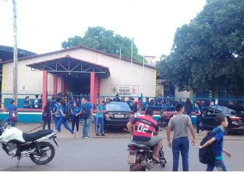 Bandidos armados fazem arrastão em escola estadual no Amazonas