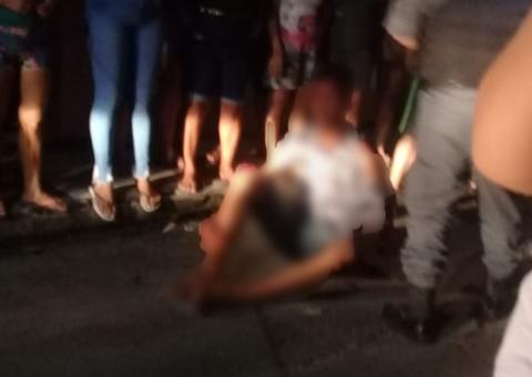 Homem tenta fazer assalto, mas acaba espancado por populares em Manaus