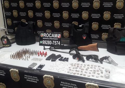 Suposto pistoleiro de facção e autor de seis mortes é preso com arsenal em Manaus