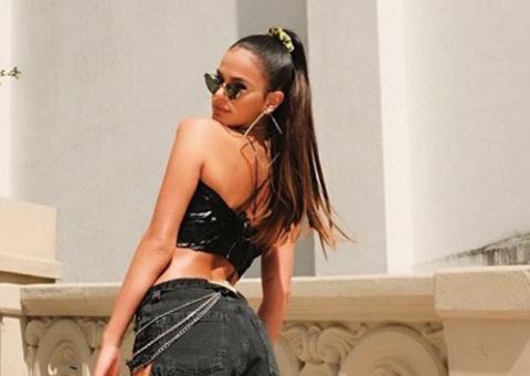  Após pegação de Neymar, Bruna Marquezine lacra de microshort fazendo  quadradinho