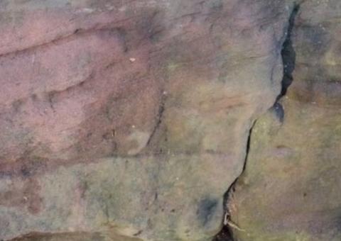 Arqueólogos encontram pênis desenhado em rocha de 1.800 anos 