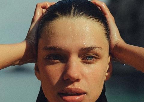 Bruna Linzmeyer posta foto com pelos pubianos à mostra e causa alvoroço na web