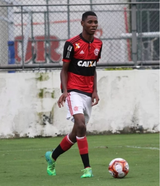  Atleta do Flamengo que teve quase 40% do corpo queimado é transferido