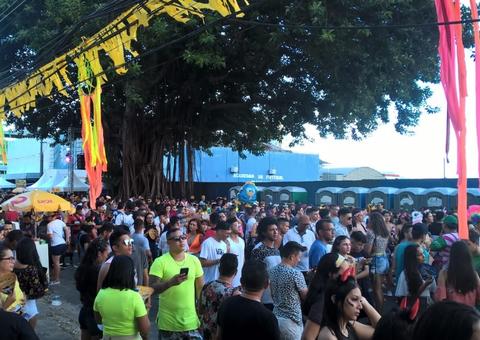 Com gravação de DVD da dupla João Victor e Rodrigo, bloco do Vieralves anima milhares em Manaus