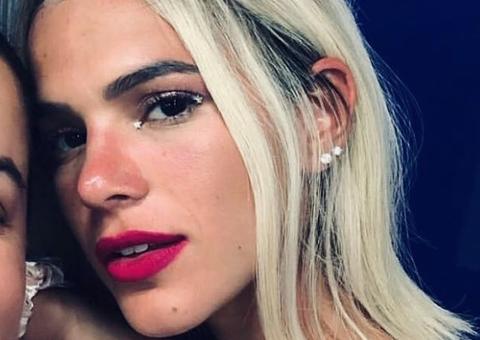 Loira, Bruna Marquezine bota para quebrar no Carnaval com muito rebolado