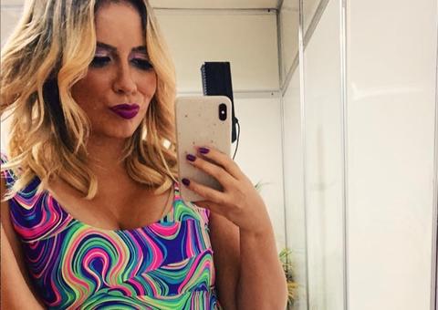 Dias após cirurgias, Marília Mendonça surge de vestidinho colado e exibe curvas no carnaval