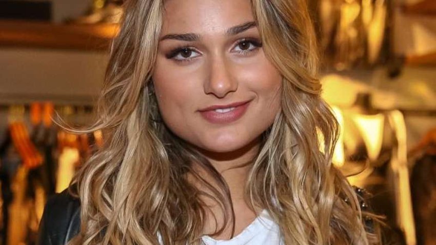 Sasha é clicada curtindo carnaval com namorado, Bruno Montaleone