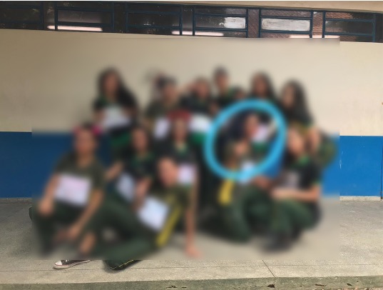 Diretora é denunciada após falar que aluno influenciava outros garotos a se tornarem gay 