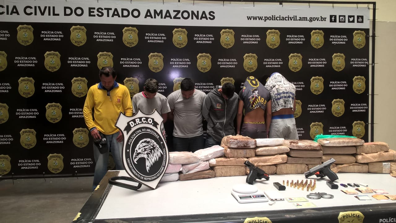 Sargento e Cabo da PM são presos suspeitos de comandar tráfico de drogas em Manaus