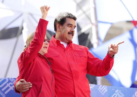 Maduro indica que se manterá no poder