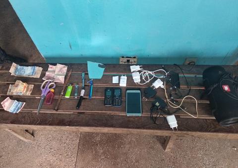 Polícia apreende celulares e dinheiro durante revista em delegacia no Amazonas 