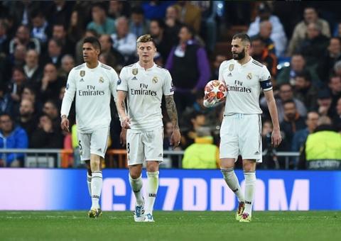 Real Madrid leva 4 a 1 em casa e é eliminado pelo Ajax na Liga dos Campeões