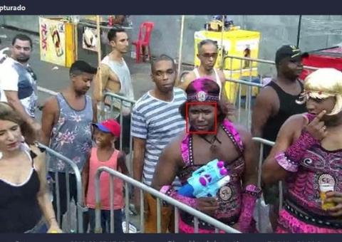 Procurado por homicídio vai para o carnaval vestido de mulher e é preso após ser flagrado por câmera