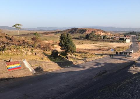 Com reforço de militares do Brasil, fronteira com a Venezuela segue fechada