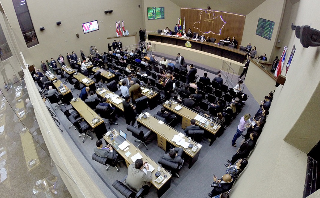 Em apenas um mês, deputados já faltaram 39 vezes na Aleam 