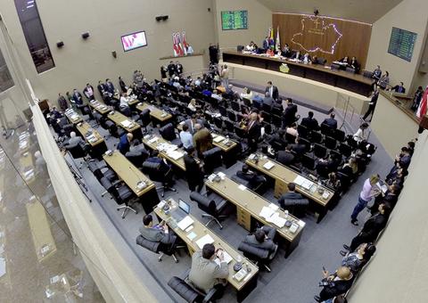 Em apenas um mês, deputados já faltaram 39 vezes na Aleam 