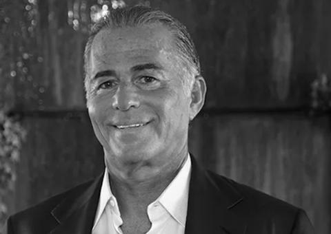 Bilionário dos diamantes morre em cirurgia para aumentar o pênis