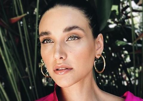 Após rumores de reconciliação, Débora Nascimento faz post enigmático