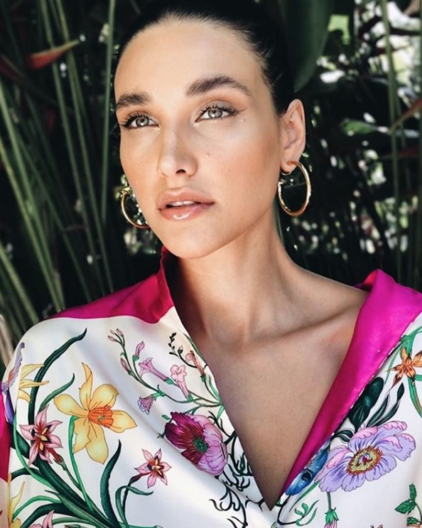 Após rumores de reconciliação, Débora Nascimento faz post enigmático