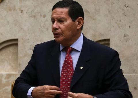 Mourão diz que fala de Bolsonaro sobre Forças Armadas está sendo mal interpretada