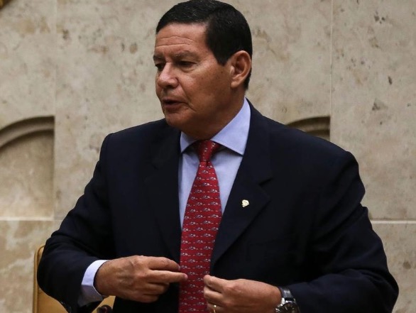 Mourão diz que fala de Bolsonaro sobre Forças Armadas está sendo mal interpretada