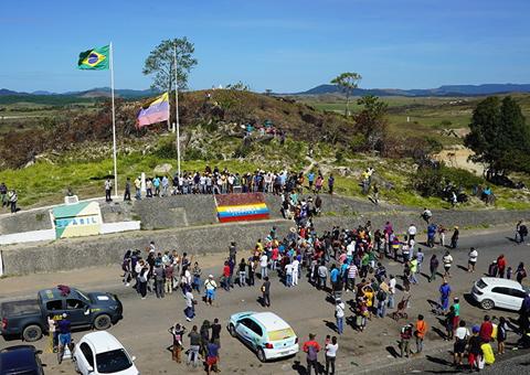Bloqueio da fronteira com a Venezuela paralisa comércio em Pacaraima