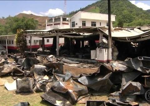 Flamengo tenta liberar Centro de Treinamento um mês após incêndio que matou atletas