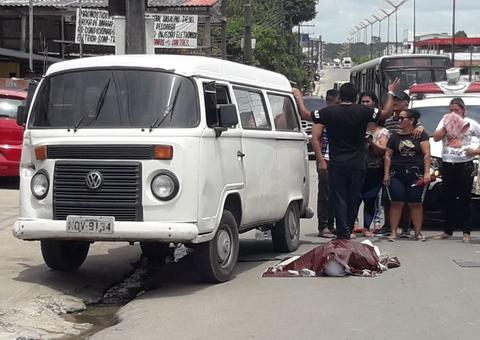 Homem morre ao sofrer mal súbito enquanto dirigia kombi em Manaus