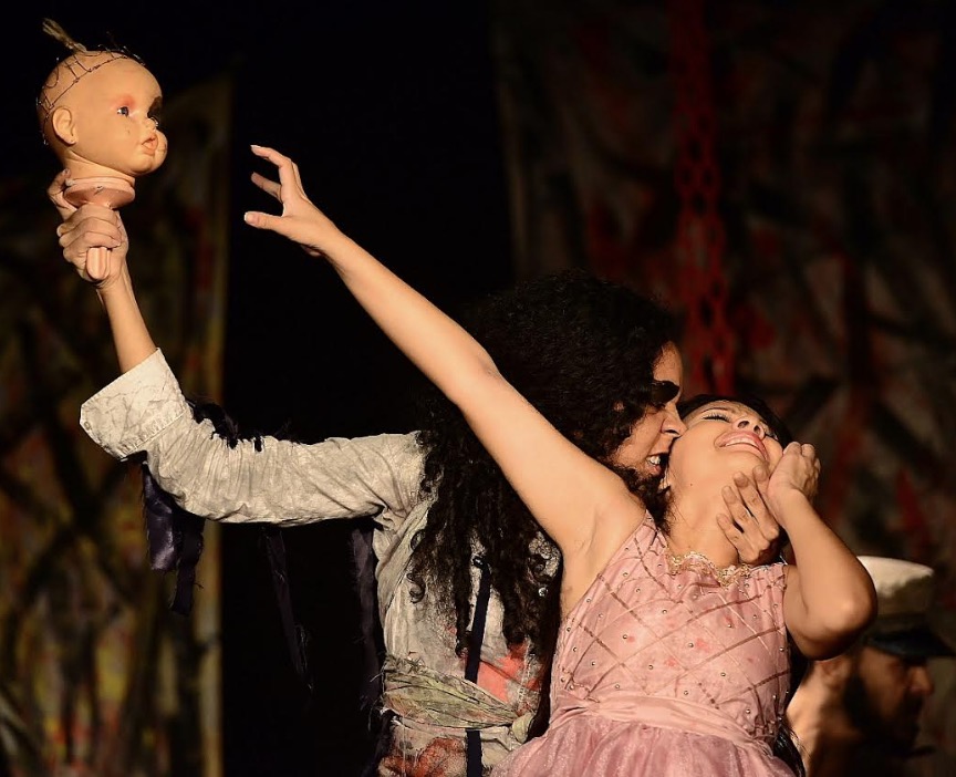 Estrelas Cor de Sangue faz apresentação gratuita no Teatro Amazonas