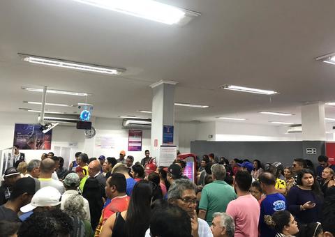 Agência bancária multada por descumprir Lei da Fila em Manaus