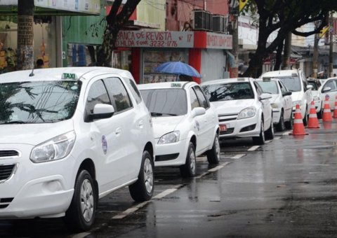 Após sequestrar taxista, adolescente é baleado por justiceiro
