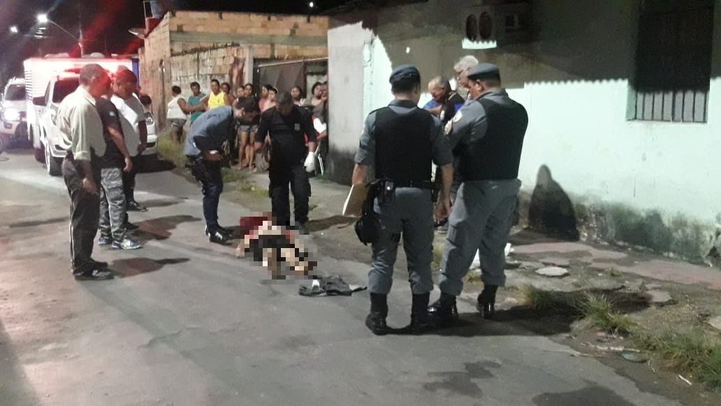 Homem com tornozeleira eletrônica é perseguido e morto a tiros  