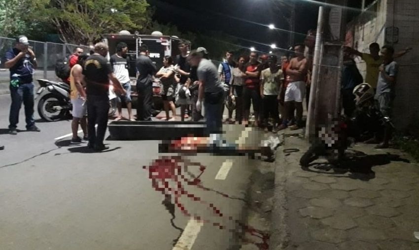 Motociclista morre após colidir com poste em avenida de Manaus 