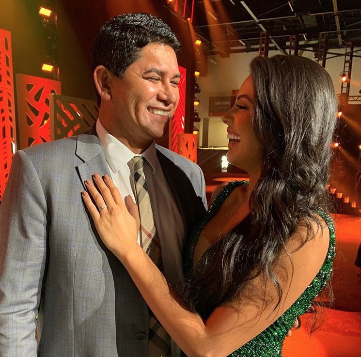 Ex-miss Brasil Mayra Dias anuncia noivado com prefeito do Amazonas