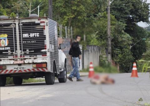 Homem é torturado e arrastado por carro e abandonado morto em rua de Manaus