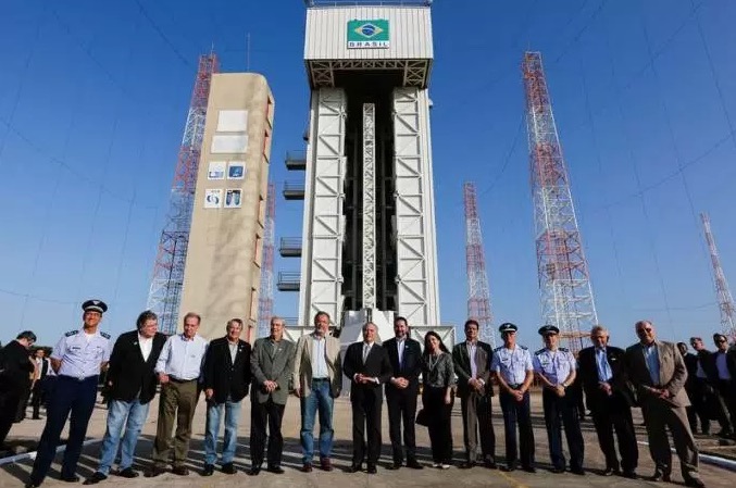 Brasil e EUA fecham acordo sobre base de Alcântara