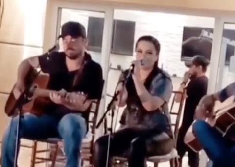 Fernando, da dupla com Sorocaba, aparece dando beijo em Maiara