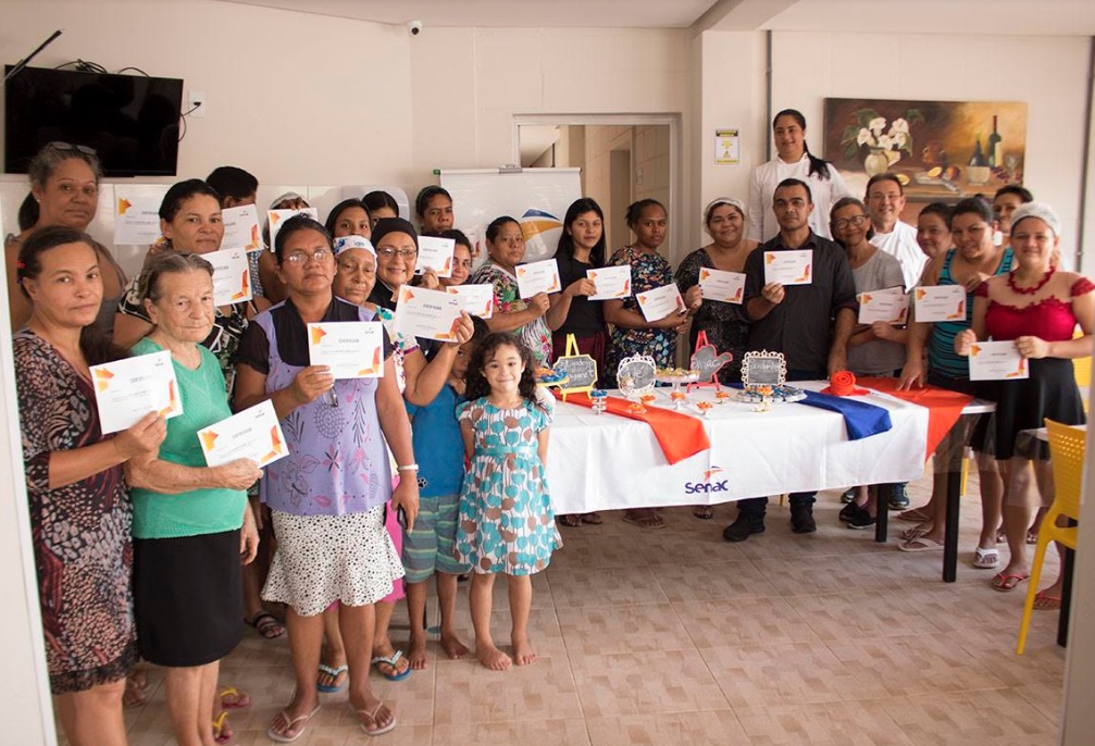 Senac celebra mês da mulher com ação no Lar das Marias
